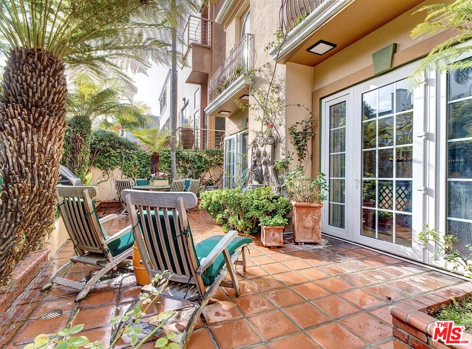 121 Ketch Mall Marina del Rey, CA 90292 - Photo 6 of 39 a view of outdoor space yard and patio