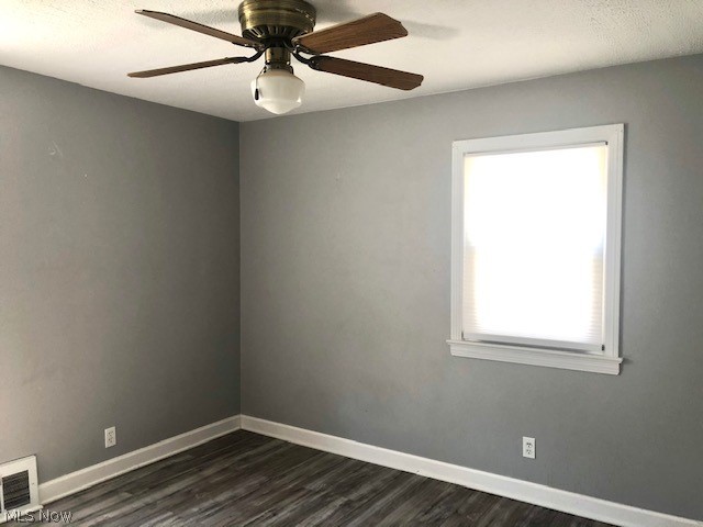 1200 Mayfield Ridge Road Cleveland, OH 44124 - Photo 2 of 12