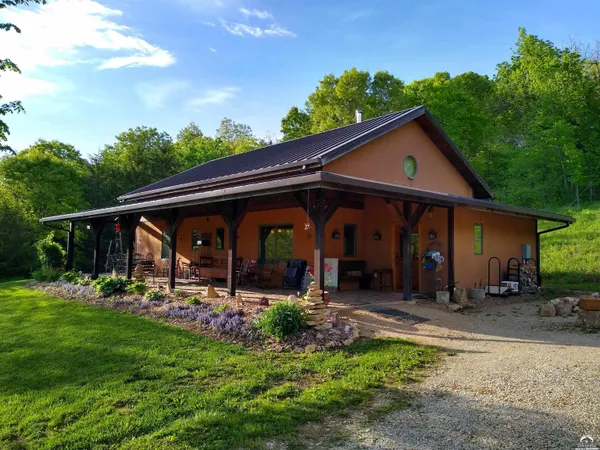 $587,860 | 3395 Buck Creek Road, Perry, KS 66073
