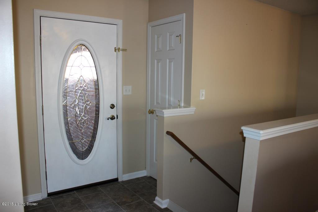 170 Maple Lane Pendleton, KY 40055 - Photo 2 of 29 foyer