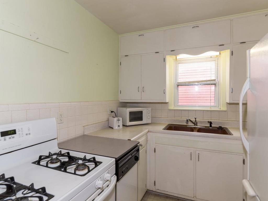 37 South Post Road Indianapolis, IN 46229 - Photo 4 of 17 Gallery Image 4