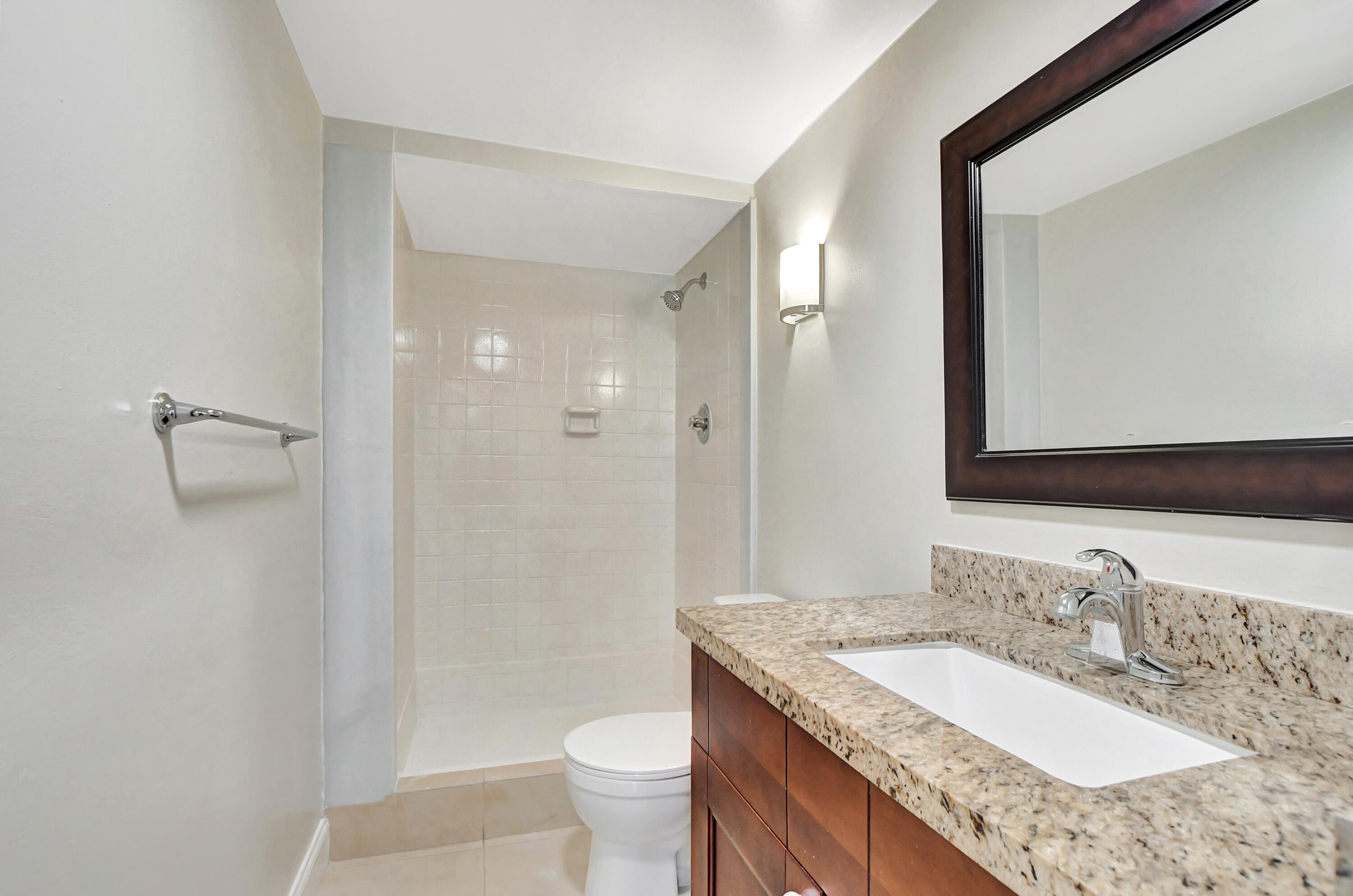 450 Northwest 20th Street, Unit 2020 Boca Raton, FL 33431 - Photo 13 of 29 7-print-DSC_0476
