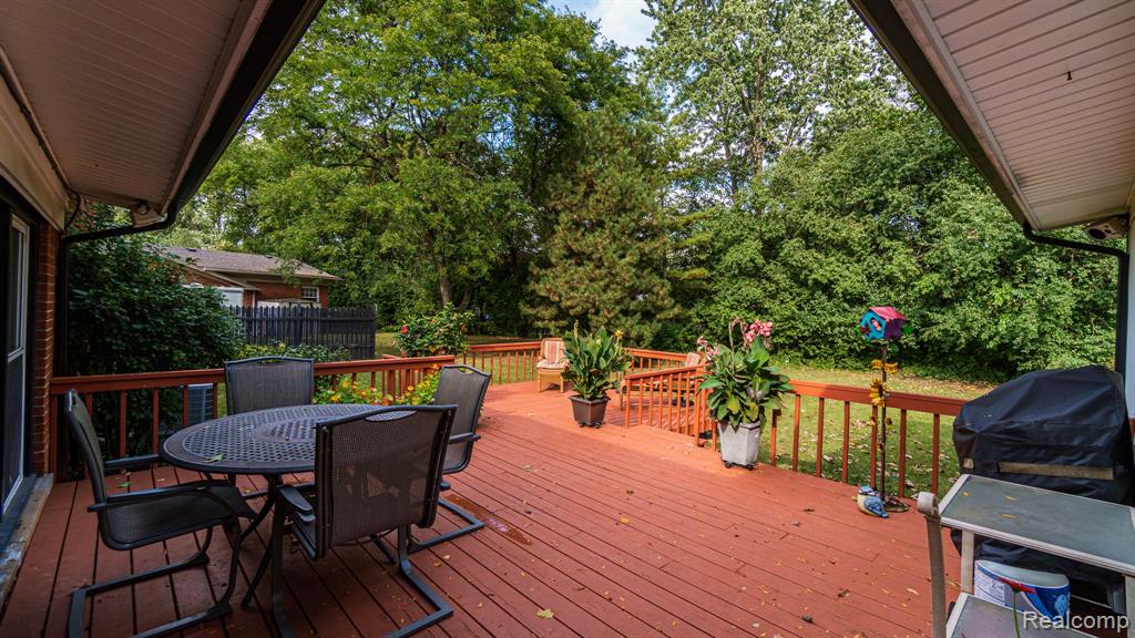 28012 Ridgebrook Road Farmington Hills, MI 48334 - Photo 41 of 43