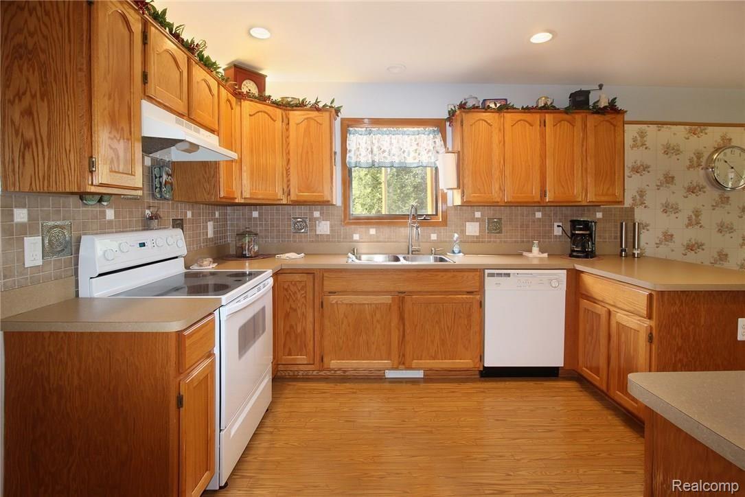 4064 Calkins Road Dryden, MI 48428 - Photo 22 of 45 IMG_4829.jpg