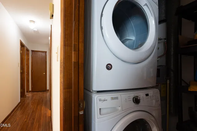 a close view of utility room with washer and dryer