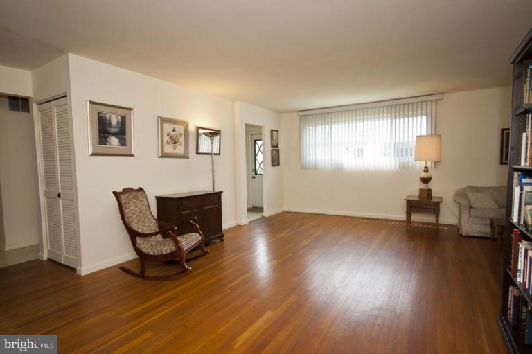 3942 Chaffey Road Randallstown, MD 21133 - Photo 1 of 16 Living Room