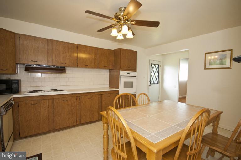 3942 Chaffey Road Randallstown, MD 21133 - Photo 4 of 16 Kitchen