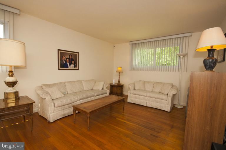 3942 Chaffey Road Randallstown, MD 21133 - Photo 9 of 16 Living Room
