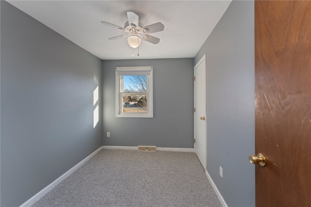 110 Oak Tree Avenue Warwick, RI 02886 - Photo 11 of 22