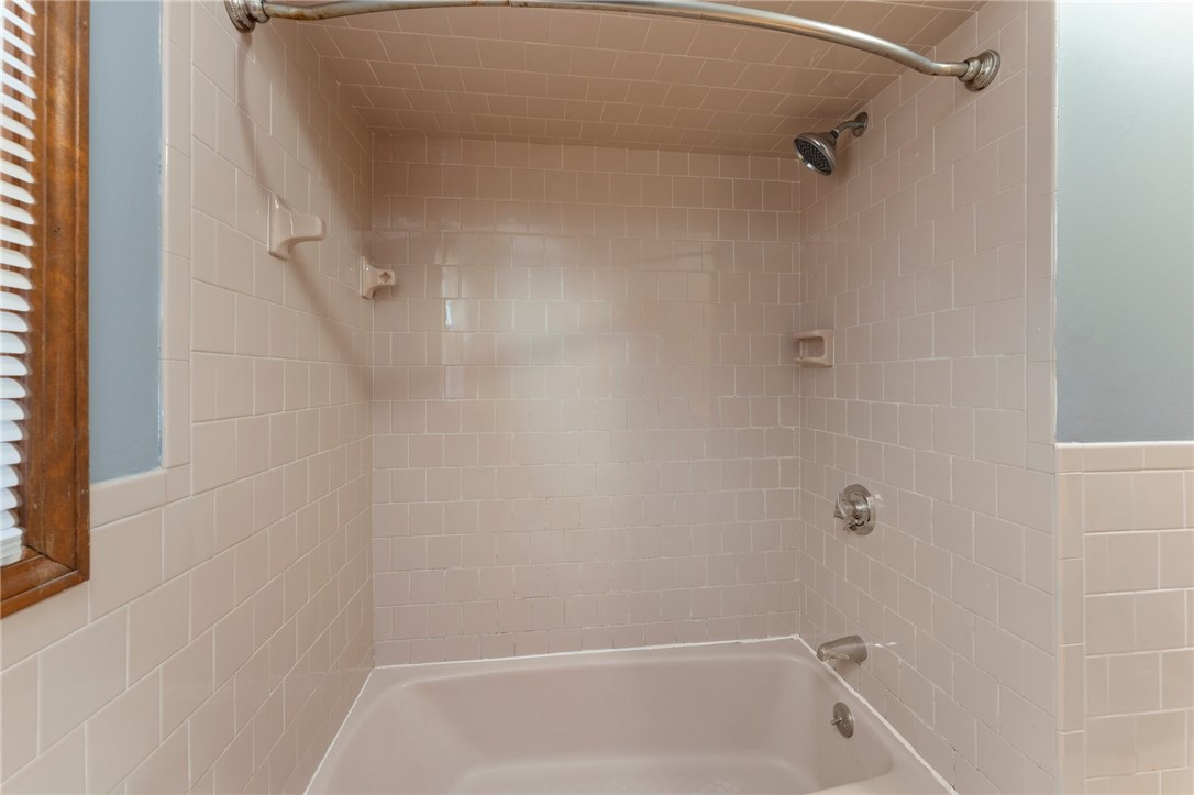 110 Oak Tree Avenue Warwick, RI 02886 - Photo 13 of 22