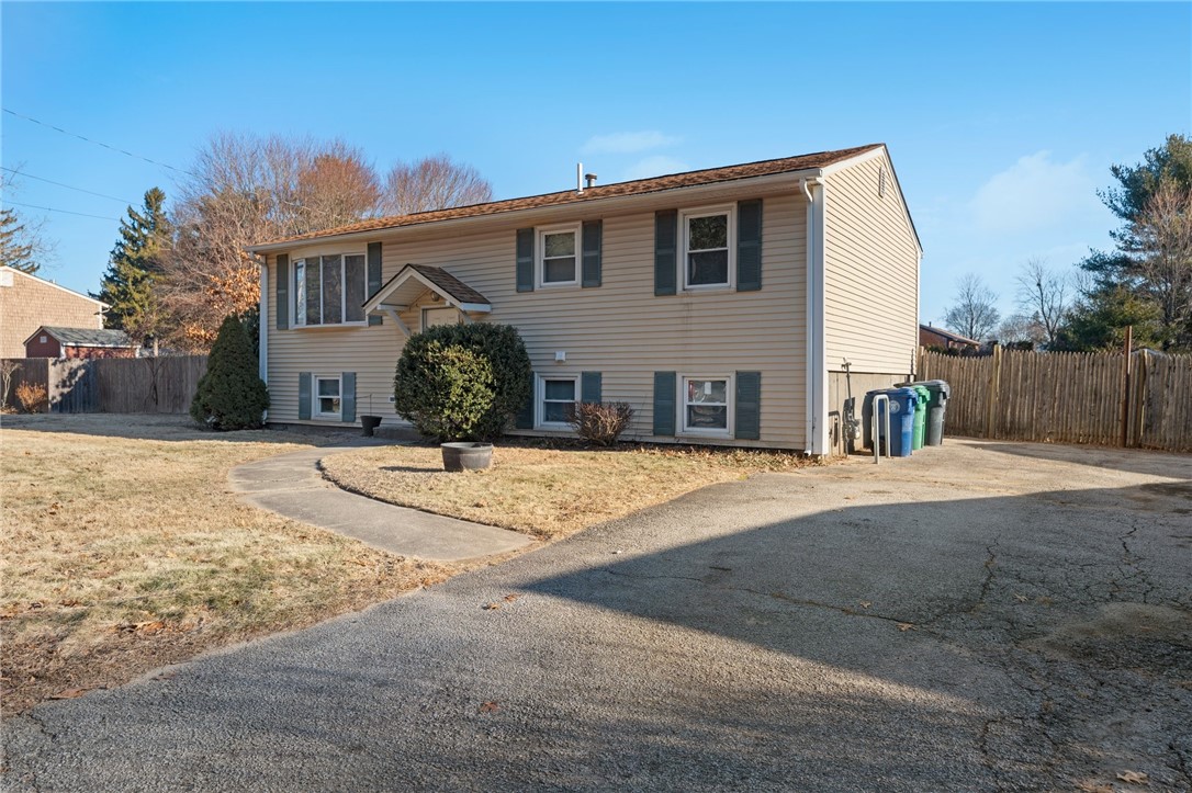 110 Oak Tree Avenue Warwick, RI 02886 - Photo 2 of 22