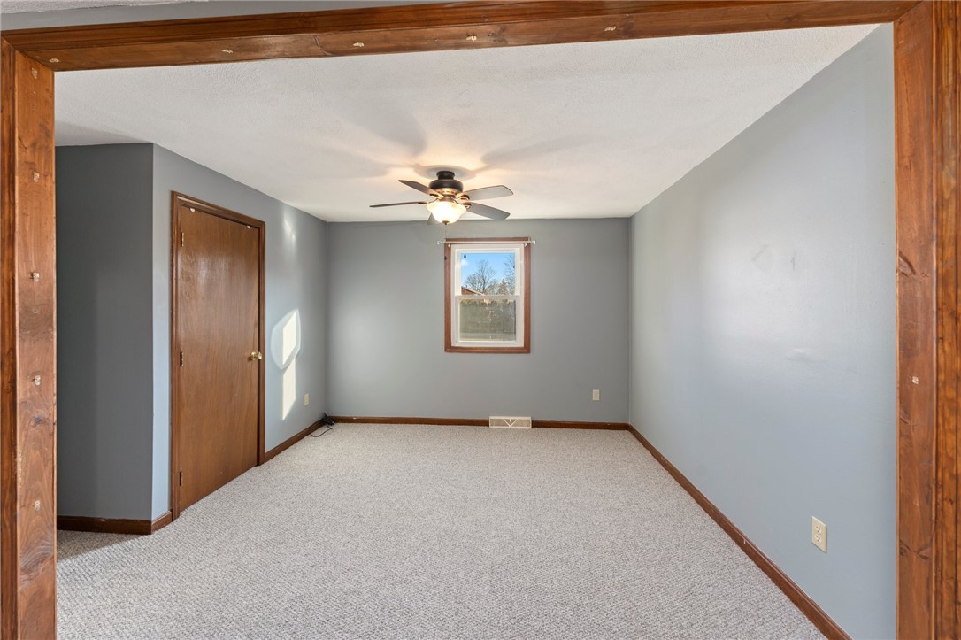 110 Oak Tree Avenue Warwick, RI 02886 - Photo 6 of 22