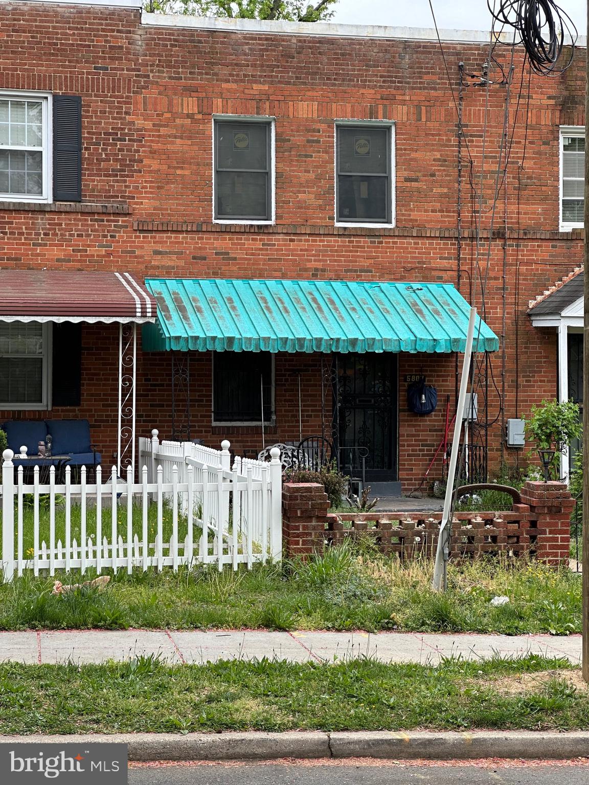 5807 Dix St Northeast  