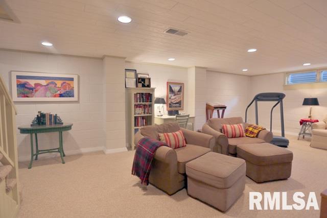 387 East High Point Road Peoria, IL 61614 - Photo 35 of 36 Gallery Image 35