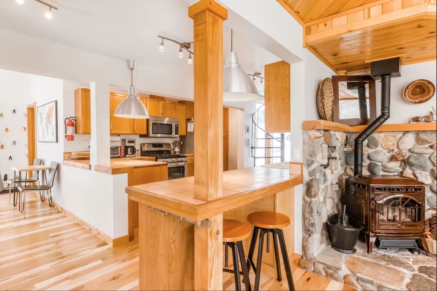 10535 Washoe Road Truckee, CA 96161 - Photo 7 of 21 Gallery Image 7