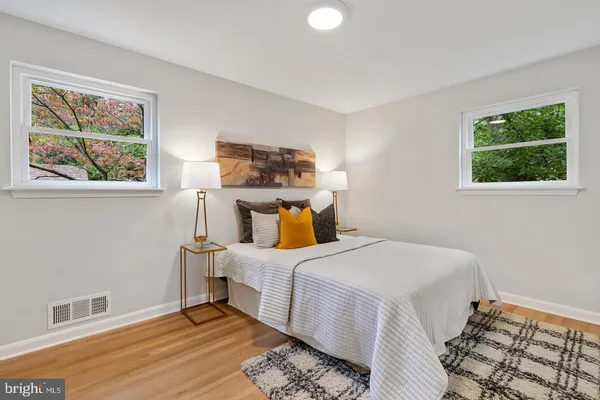 $4,200 | 111 Falls Avenue, Falls Church, VA 22046