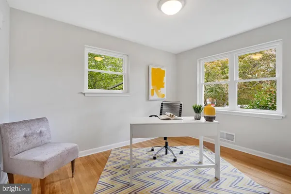 $4,200 | 111 Falls Avenue, Falls Church, VA 22046