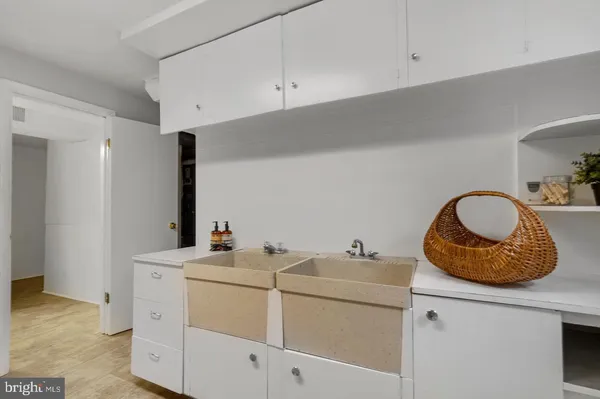 $4,200 | 111 Falls Avenue, Falls Church, VA 22046