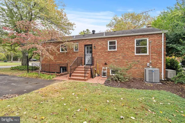 $4,200 | 111 Falls Avenue, Falls Church, VA 22046