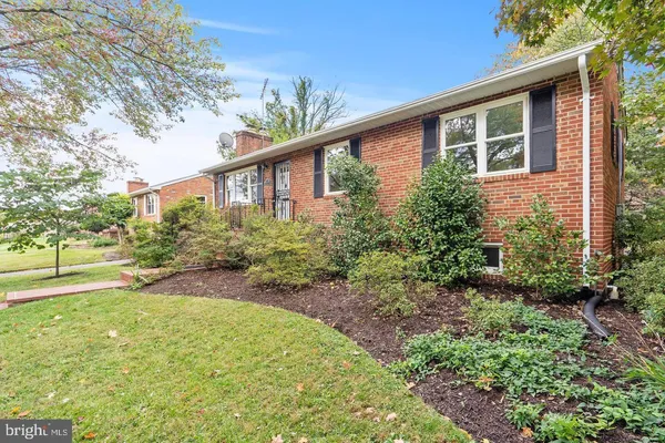 $4,200 | 111 Falls Avenue, Falls Church, VA 22046