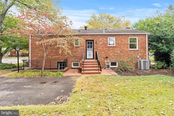 $4,200 | 111 Falls Avenue, Falls Church, VA 22046