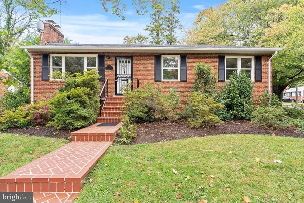 $4,200 | 111 Falls Avenue, Falls Church, VA 22046