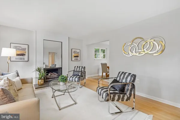 $4,200 | 111 Falls Avenue, Falls Church, VA 22046