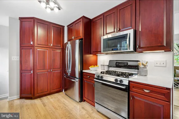 $4,200 | 111 Falls Avenue, Falls Church, VA 22046