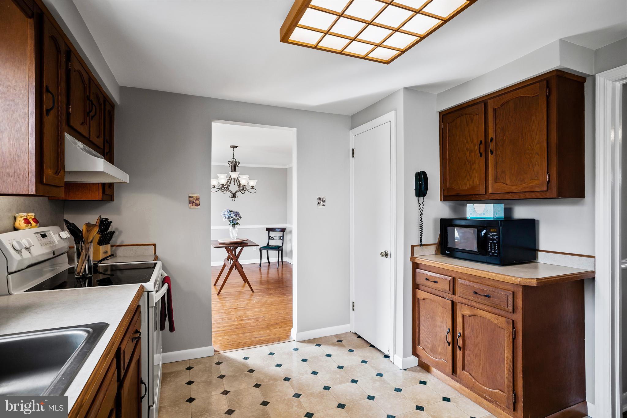 523 Tarrington Road Cherry Hill, NJ 08034 - Photo 11 of 29 Gallery Image 11
