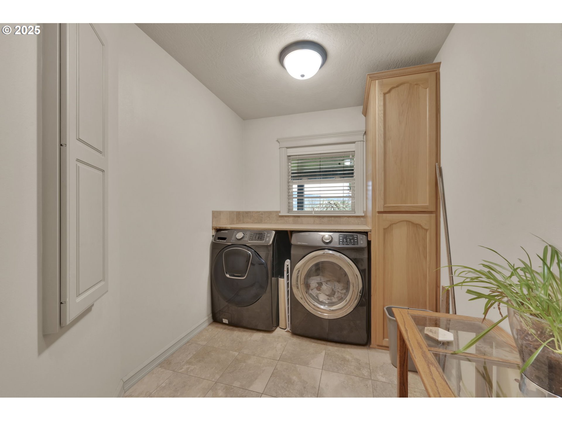 91375 Marcola Road Springfield, OR 97478 - Photo 19 of 42 Laundry