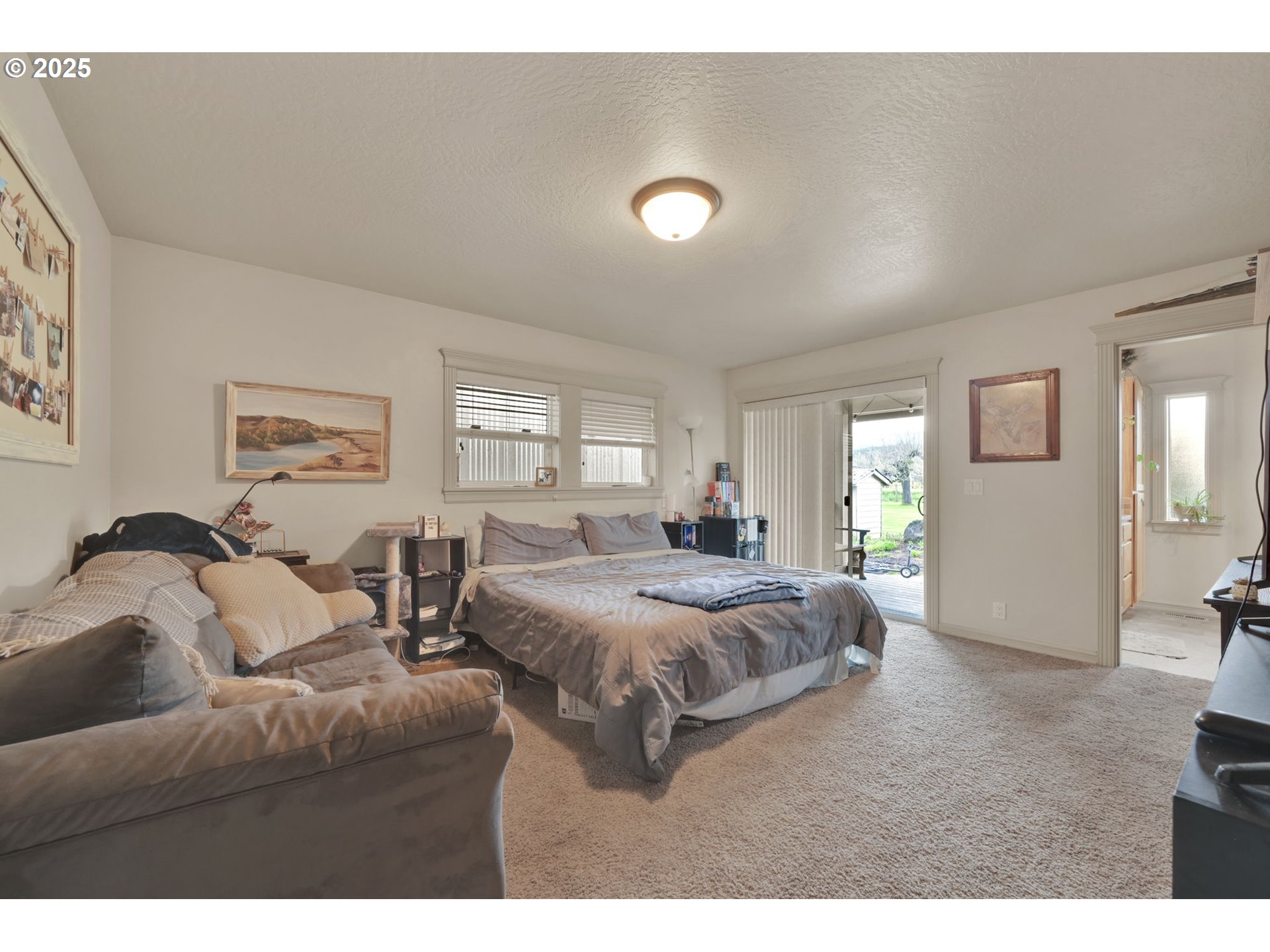 91375 Marcola Road Springfield, OR 97478 - Photo 25 of 42 Bedroom