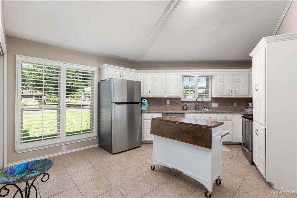 2732 Rhett Drive Pharr, TX 78577 - Photo 8 of 24