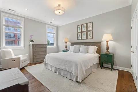 $699,000 | 4860 North Clark Street, Unit 3S, Chicago, IL 60640