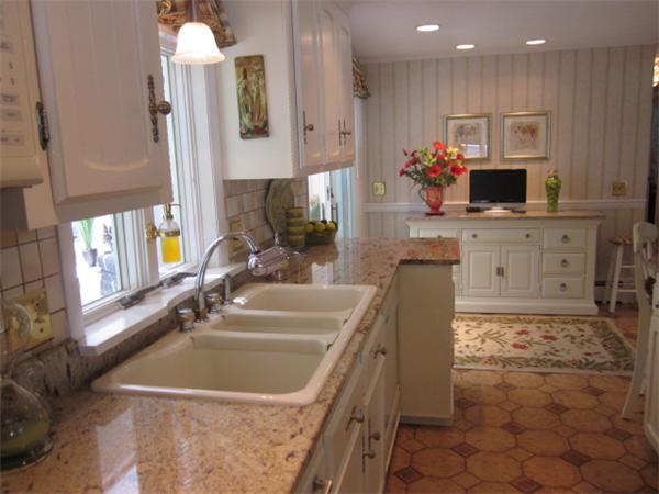 9 Burton Road Burlington, MA 01803 - Photo 3 of 30 Gallery Image 3