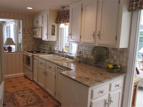 9 Burton Road Burlington, MA 01803 - Photo 4 of 30 Gallery Image 4