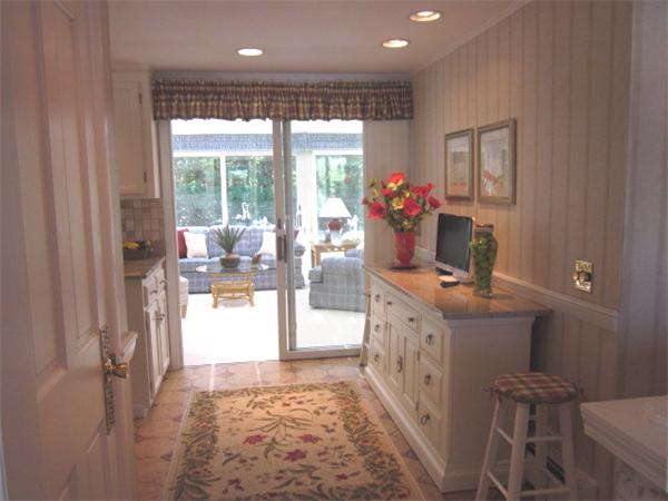 9 Burton Road Burlington, MA 01803 - Photo 5 of 30 Gallery Image 5