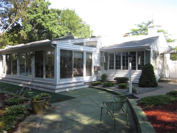 9 Burton Road Burlington, MA 01803 - Photo 10 of 30 Gallery Image 10