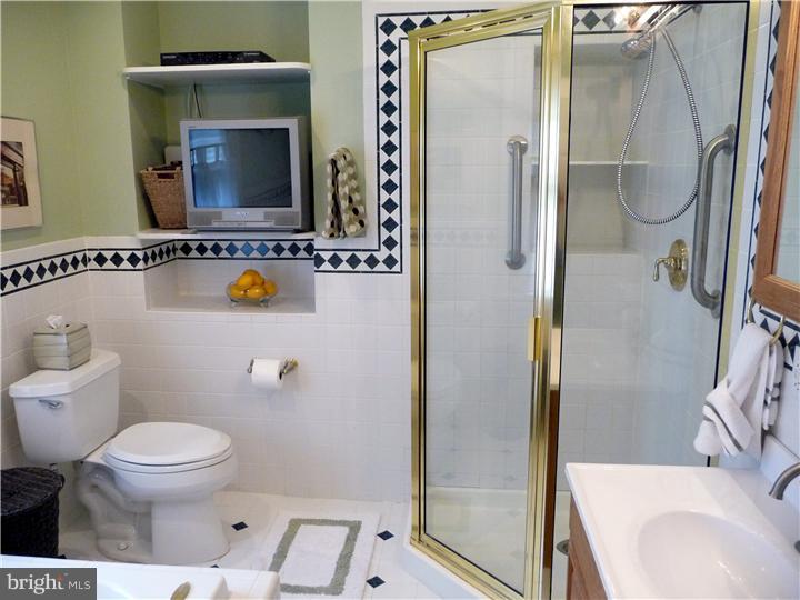 115 Edgewood Road Ardmore, PA 19003 - Photo 23 of 25 Bathroom