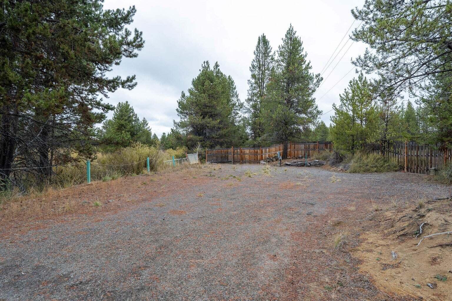 54735 Huntington Road Bend, OR 97707 - Photo 10 of 13