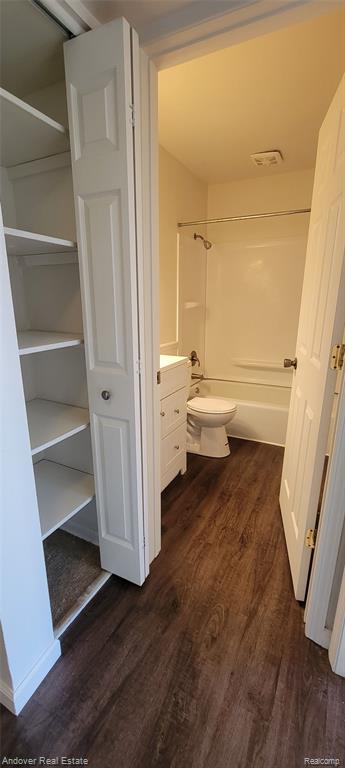 330 South Drake Road, Unit M08 Kalamazoo, MI 49009 - Photo 58 of 64