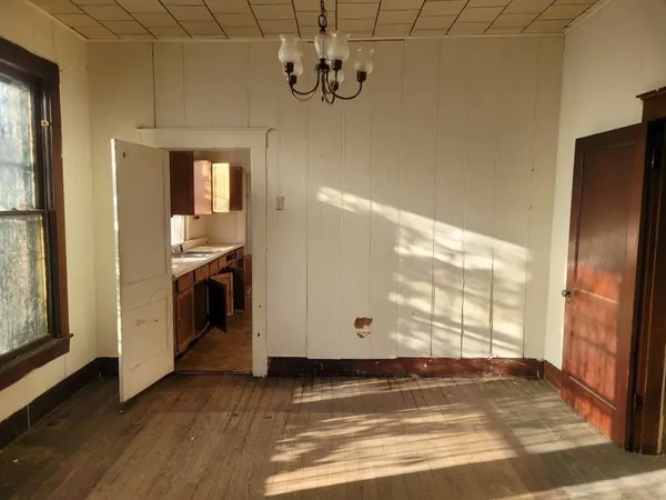 $69,999 | 707 West Houston Street, Clarksville, TX 75426