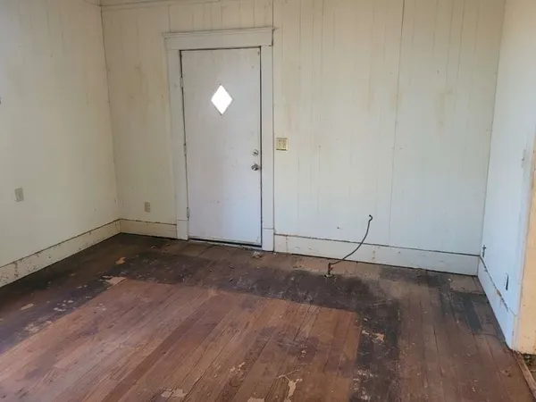 $69,999 | 707 West Houston Street, Clarksville, TX 75426