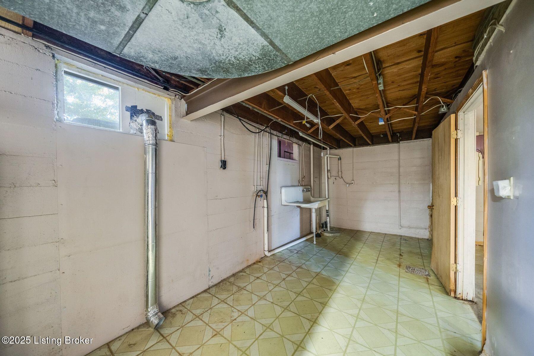 1854 Farnsley Road Louisville, KY 40216 - Photo 27 of 41 photo_online_026