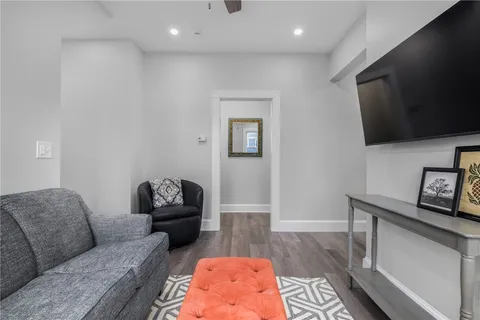 $3,500 | 10 Braman Street, Unit 1, Newport, RI 02840