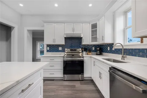 $3,500 | 10 Braman Street, Unit 1, Newport, RI 02840