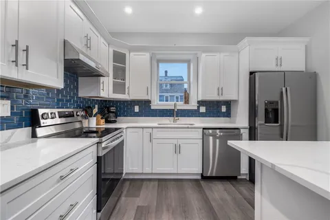 $3,500 | 10 Braman Street, Unit 1, Newport, RI 02840