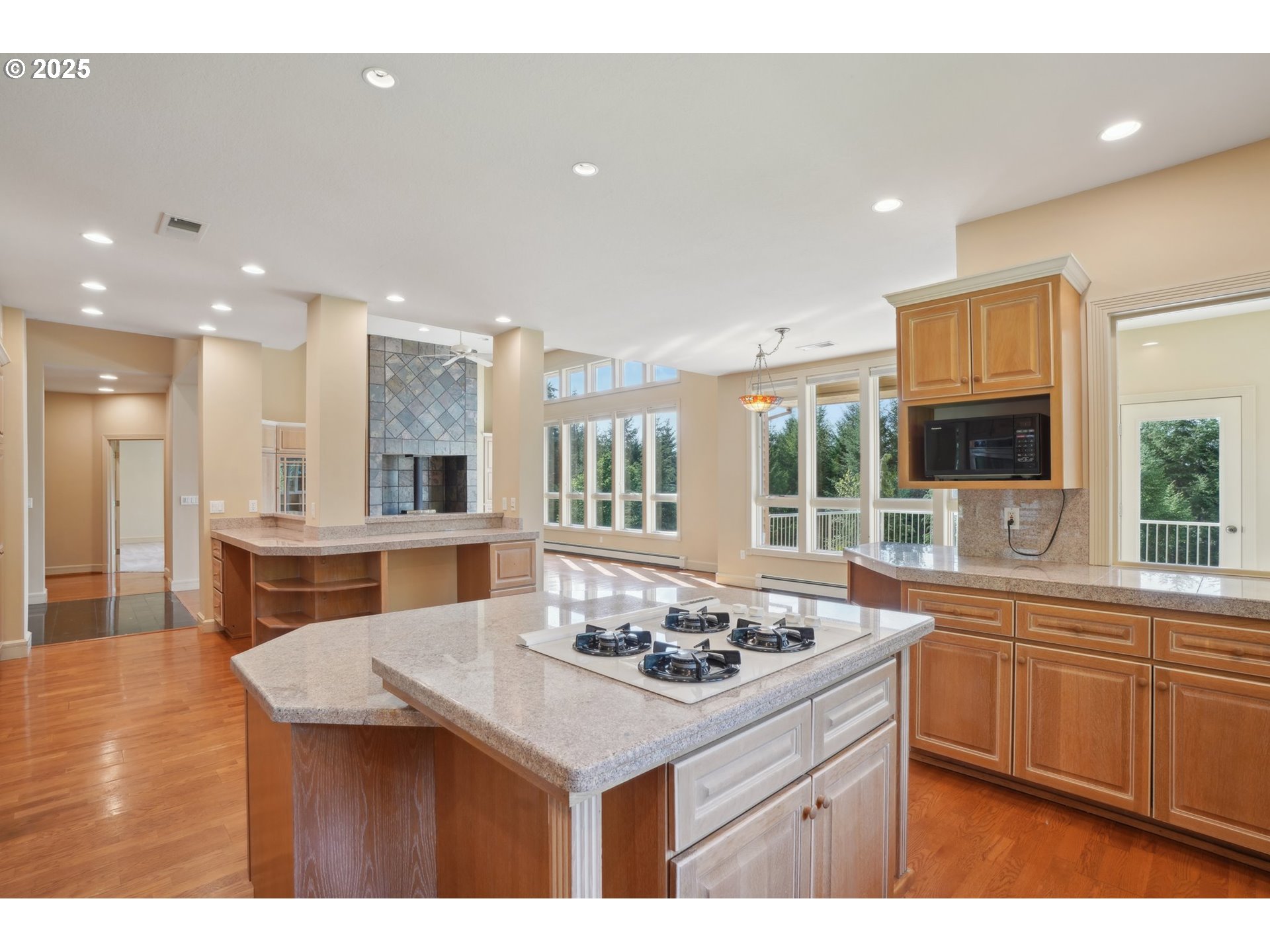 24925 Southwest Ladd Hill Road Sherwood, OR 97140 - Photo 11 of 48 Gallery Image 11