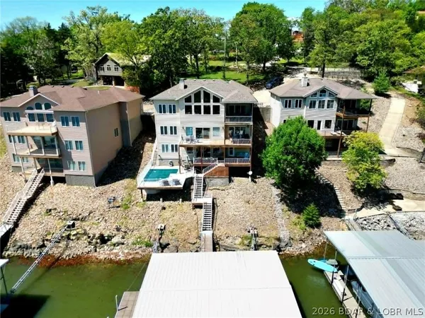 $1,385,650 | 49 A Arrowhead Beach Road, Lake Ozark, MO 65049