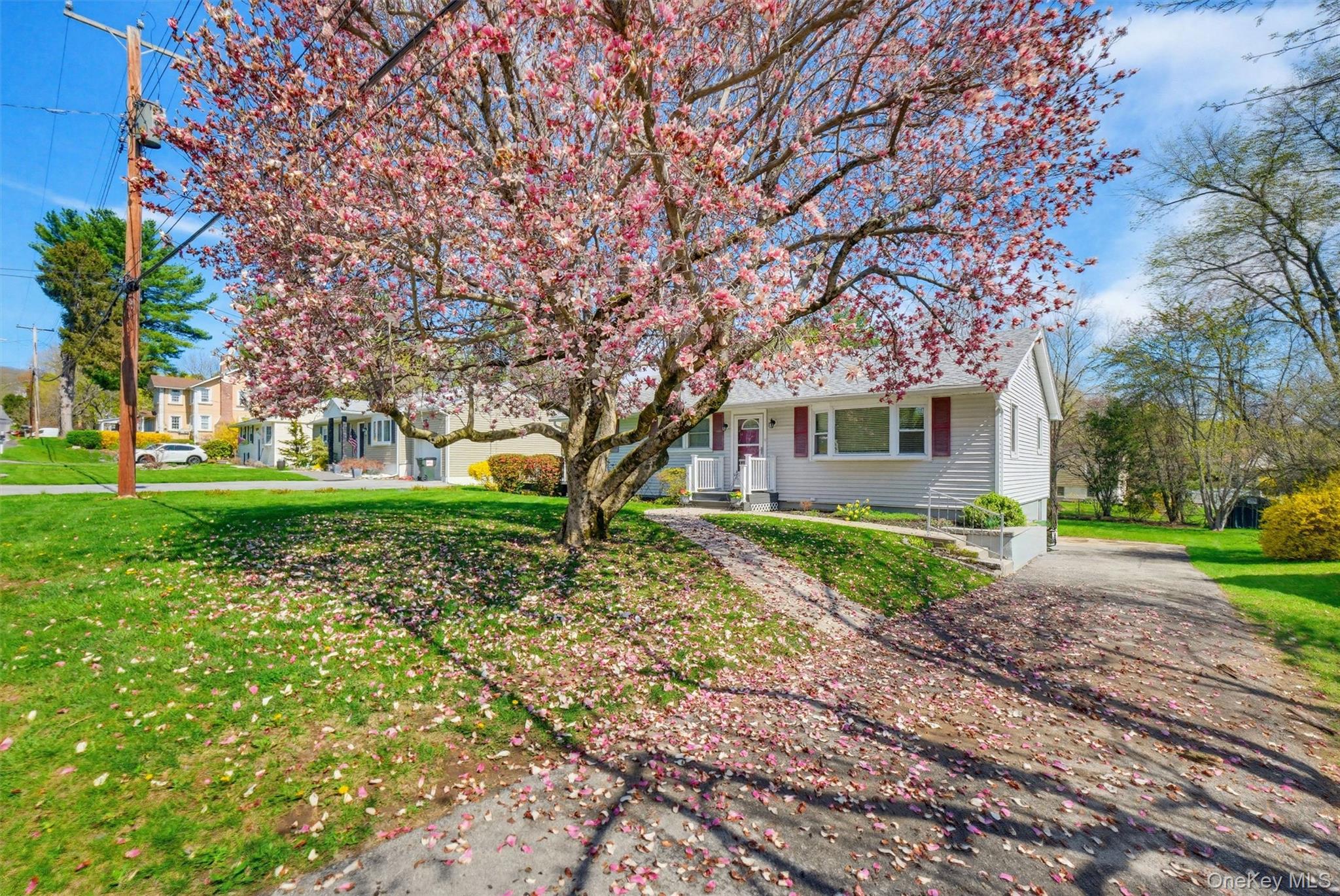 12 Reservoir Road Highland, NY 12528 - Photo 2 of 29