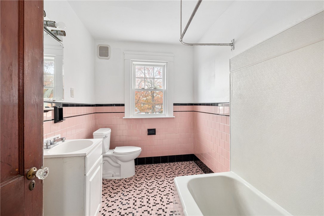 845 Warwick Avenue Warwick, RI 02888 - Photo 15 of 28